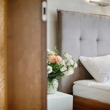 Luxury Boutique Cracow Old Town 8 Pers Краков