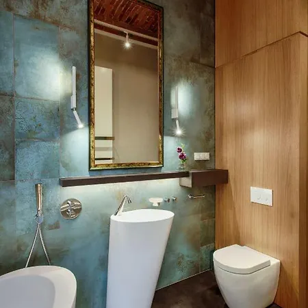 Luxury Boutique Cracow Old Town 8 Pers *